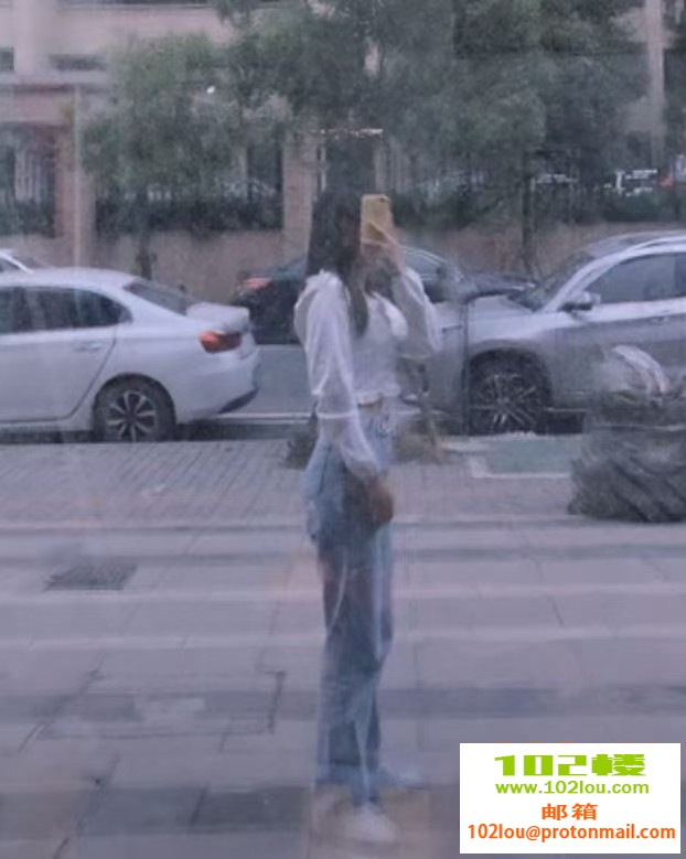 232529qs3n3n070oo0ruee.jpg