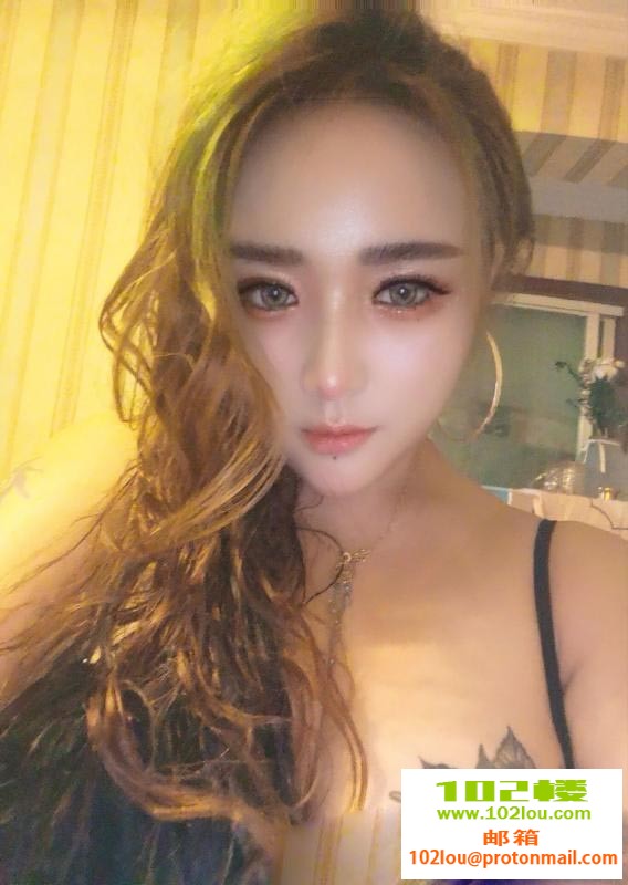 134801gj9namqs889qq6r5.jpg