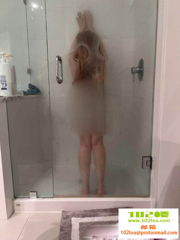 225428p82lldg0ov20zgvj.jpg