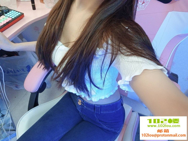 102231x4sqqsgqqy1ttoss.jpg